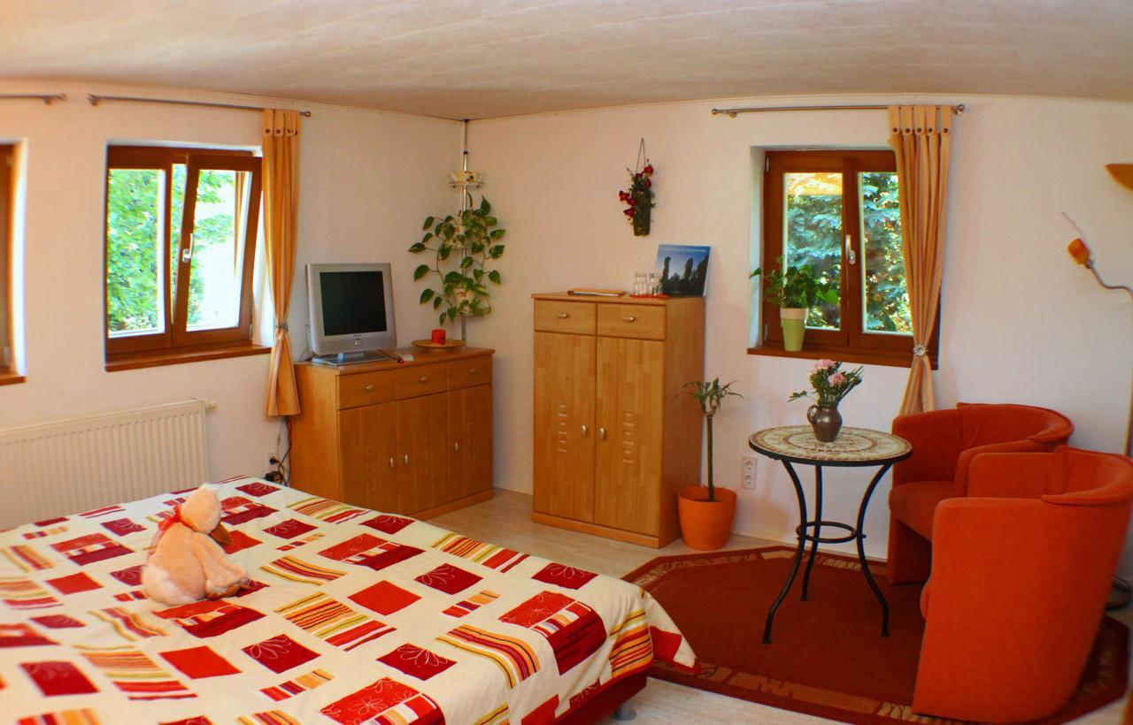 Gasthaus "Zum Wanderstuebel" Hinterhermsdorf Eksteriør billede