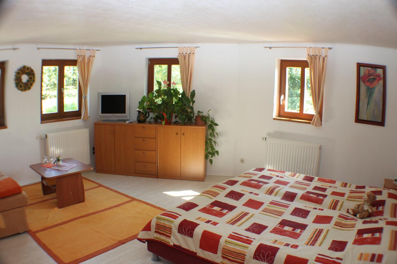 Gasthaus "Zum Wanderstuebel" Hinterhermsdorf Eksteriør billede